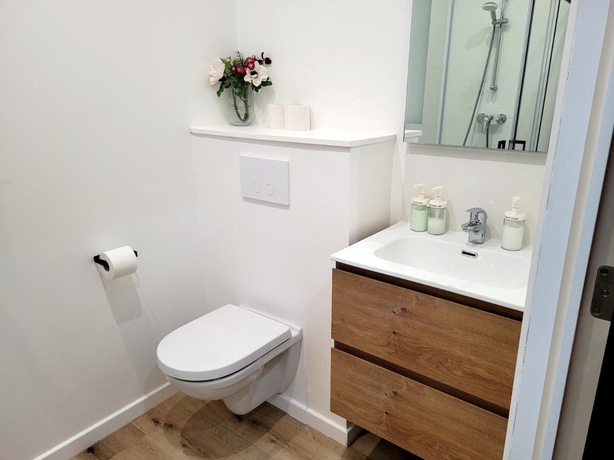 Brand New Iris Room With Private Bathroom And Balcony Brüssel Exterior foto