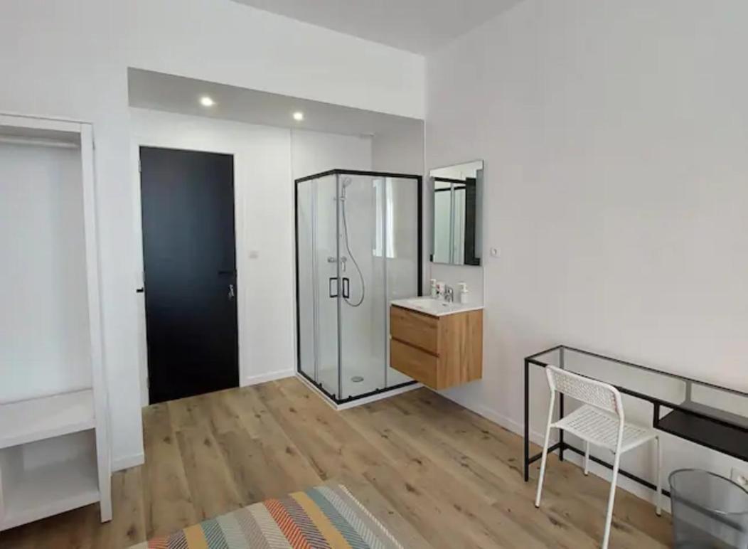 Brand New Iris Room With Private Bathroom And Balcony Brüssel Exterior foto